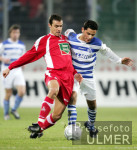 Fussball 2. Bundesliga: Duisburg - Koeln, Zweikampf