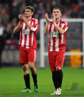 Fussball 1. Bundesliga : Thomas Mueller, Bastian Schweinsteiger (v.li. FC Bayern Muenchen)