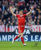 FUSSBALL  International CHL 09/10: FC Bayern  Muenchen - Olympique Lyon