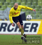 Fussball 1. Bundesliga: 1860 Muenchen - Dortmund, Koller am Ball