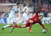 FUSSBALL INTERNATIONAL  CHL HALBFFINALE 11/12:  Angel Di Maria (li, Real Madrid) gegen Franck Ribery (FC Bayern Muenchen)