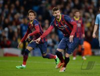 Fussball International CHL Saison 13/14: Gerard Pique (Barca) und Neymar (Barca)