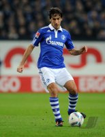 Fussball 1. Bundesliga, Saison 2011/2012: FC Schalke 04, RAUL am Ball