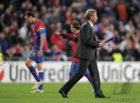 Fussball Champions League  Saison 2010/2011: Trainer Thorsten Fink (FC Basel) nachdenklich