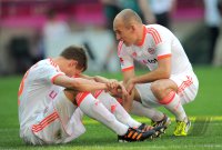 Fussball 1. Bundesliga, Saison 2011/2012:  Holger Badstuber (li.) mit Arjen Robben (FC Bayern Muenchen)