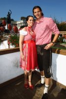 FUSSBALL 1. BUNDESLIGA: Daniel van Buyten mit Freundin Celine(FC Bayern Muenchen)