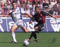 Zweikampf: Bayern Muenchen - Schalke 04