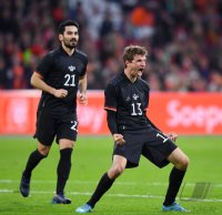 FUSSBALL INTERNATIONAL Testspiel: Niederlande - Deutschland