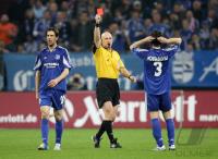Fussball UEFA-Pokal: Schalke - Sevilla, Rot fuer KRSTAJIC