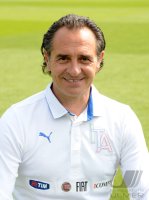 FUSSBALL INTERNATIONAL: Trainer Cesare Prandelli (Italien)