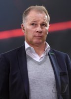 Fussball DFB Pokal 2. Runde 16/17: FC Bayern Muenchen - FC Augsburg