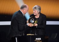 Fussball International FIFA Ballon d Or 2012:Frauen -Trainerin des Jahres 2012 Trainerin Pia Sundhage (Schweden)