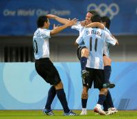 FUSSBALL  Olympia 2008  Peking  Viertelfinale Argentinien - Niederlande