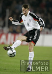 FUSSBALL  Lnderspiel Dietmar Hamann (GER) am Ball