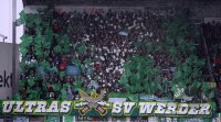 Fussball 1. Bundesliga :  Fankurve von Werder Bremen mit einem Banner