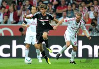 Fussball International Audi Cup 2011: Thomas Mueller (li, FC Bayern Muenchen) gegen Ignazio Abate (re, AC Mailand)