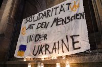 Tuebingen; Stille Mahnwache fuer Frieden auf dem Tuebinger Holzmarkt