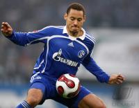 Fussball 1. Bundesliga: Schalke, JONES Einzelaktion