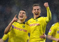 Fussball: 1. Bundesliga Saison 2010/2011: Leverkusen - Dortmund