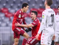 Fussball 1. Bundesliga Saison 21/22: FC Bayern Muenchen - 1. FSV Mainz 05