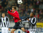 Fussball UCL: Leverkusen - Newcastle, Zweikampf