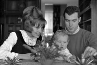 Fussball Weihnachten 1967:  Beckenbauer mit Familie zu Weihnachten