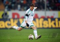 FUSSBALL, 1. BUNDESLIGA, 19. Spieltag: Wolfsburg, RIETHER Einzelaktion