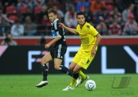 Fussball 1. Bundesliga : Damien Le Tallec (li, Borussia Dortmund) gegen Dennis Diekmeier (re, Hamburger SV)