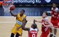 Basketball 1. Bundesliga 13/14:  Walter Tigers Tuebingen - FC Bayern Muenchen