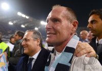 Fussball: Europa League Saison 2012/2013:  Claudio Lotito und Paul Gascoigne (v. li.)