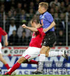 Fussball 2. Bundesliga: Bielefeld - Nuernberg, Zweikampf