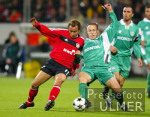 Fussball CL: Leverkusen - Maccabi Haifa, Zweikampf