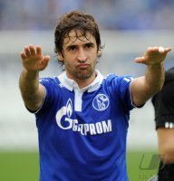 Fussball: 1. Bundesliga Saison 2010/2011: Schalke 04, FARFAN