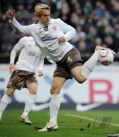 Fussball: 1. Bundesliga Saison 2010/2011: St. Pauli Hamburg, OCZIPKA am Ball