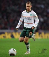 FUSSBALL, 1. BUNDESLIGA, 15. Spieltag: Bremen, JENSEN Einzelaktion