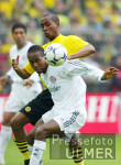 Fussball 1. Bundesliga: Dortmund - Bayern, Zweikampf