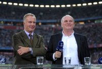 Fussball CHL  Saison 2011/2012: Vorstandsvorsitzender Karl Heinz Rummenigge, Praesident Uli Hoeness (v. li., FC Bayern Muenchen)