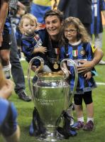 Fussball Champions League Finale: JUBEL Javier Zanetti mit Tochter Sol , Kind (Inter)