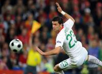 FUSSBALL EURO 2008: Portugal, Postiga Einzelaktion