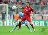 Fussball CHL  Saison 2011/2012:  Gaael, Gael Clichy (li, Manchester City) gegen Franck Ribery (FC Bayern Muenchen)