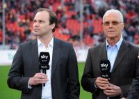 Fussball 1. Bundesliga : Sportdirektor Christian Nerlinger mit Franz Beckenbauer (FCB)