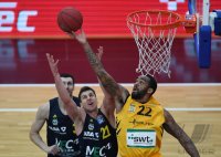 Basketball 1. Bundesliga 16/17 Hauptrunde: Walter Tigers Tuebingen - Alba Berlin