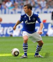 FUSSBALL, 1. BUNDESLIGA, 33. Spieltag: Schalke, SCHMITZ Einzelaktion