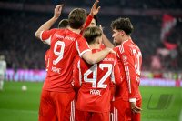 Fussball 1. Bundesliga  Saison  2025/2026  14. Spieltag FC Bayern Muenchen -  1. FSV Mainz 05