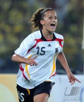 FUSSBALL  Olympia 2008  Halbfinale Frauen Deutschland - Japan