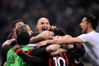 Fussball  SERIE A SAISON 2009/2010  Jubel um Clarence Seedorf (Milan)