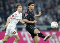 Fussball 1. Bundesliga: Gladbach - Hamburg, Zweikampf