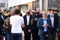 Tesla-Chef Elon Musk besucht Biopharma-Unternehmen Curevac