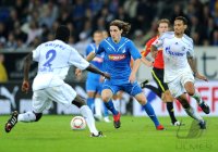 Fussball 1. Bundesliga : Hans Sarpei (li, FC Schalke 04) gegen Sebastian Rudy (mitte, TSG 1899 Hoffenheim) gegen Jermaine Jones (re, FC Schalke 04)