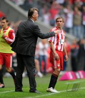 Fussball 1. Bundesliga: Trainer Louis van Gaal, Philipp Lahm  (FCB)